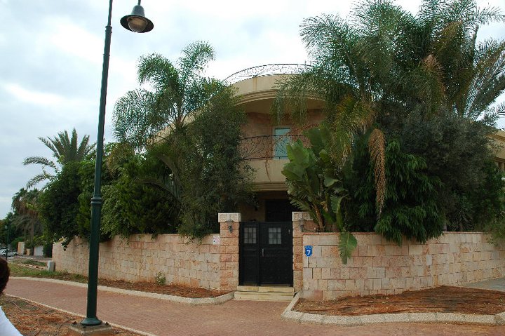 בית עם חימום תת רצפתי בהרצךיה